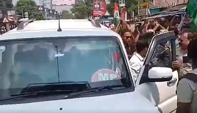 மேற்கு வங்கத்தில் பாஜக எம்.பி.க்களின் கார்கள் மீது தாக்குதல்!